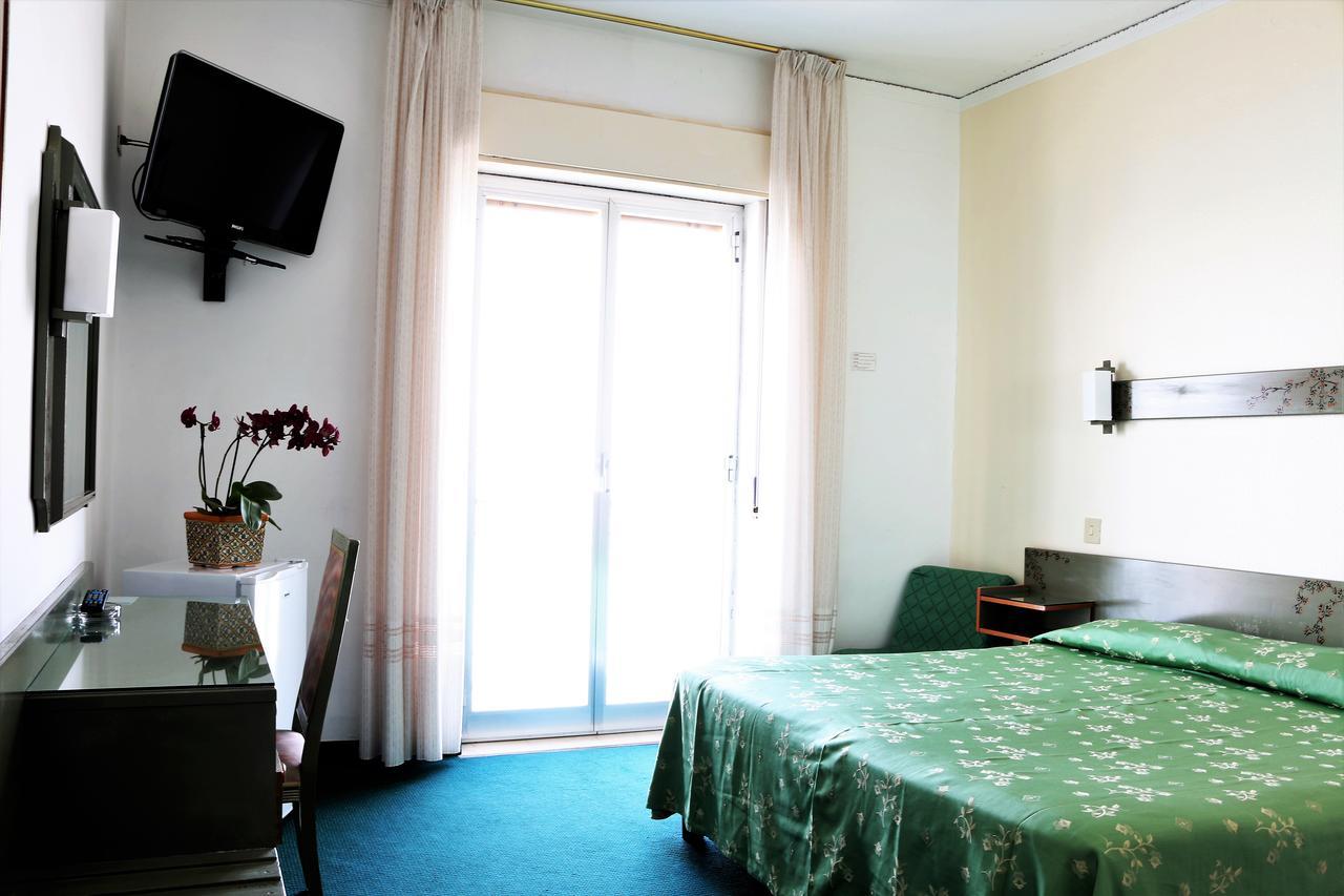 Hotel Kennedy SantʼAlessio Siculo Pokój zdjęcie